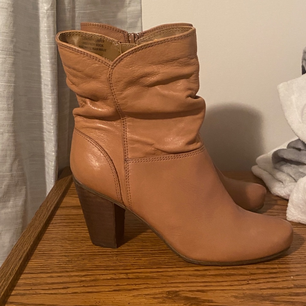 Le Chateau Leather Fashion Boots